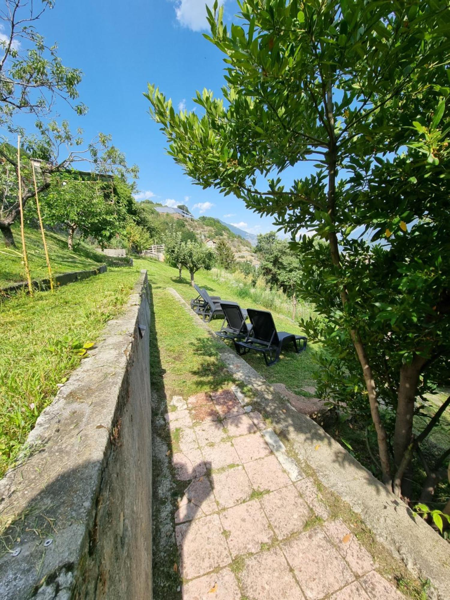 Casa Le Vignole - Aosta Villa Exterior photo